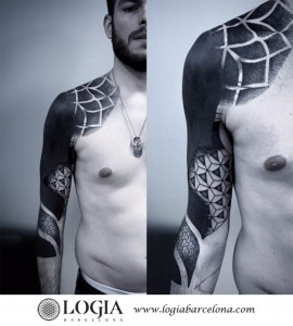 tatuaje-brazo-mandala-geometrico-Logia-Barcelona-Dasly3 